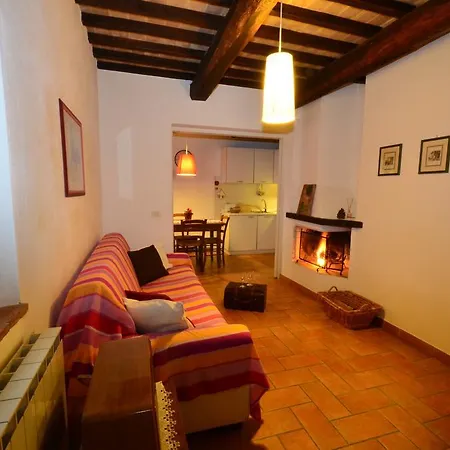 בית חווה La Casina Bassa